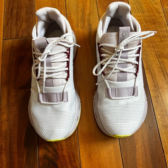 On Running Kids White and Gray Sneakers - Picture 1 of 5